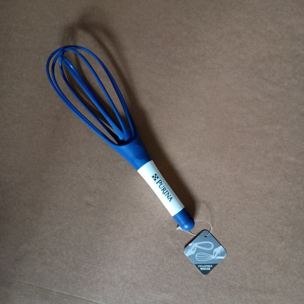 NWT Purina collapsible whisk, blue